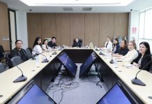 ผู้อำนวยการ อ.ส.ค. ประชุมหารือกับ คุณนิธิ สมุทรโคจร และคุณจุฬาพร ไหลประเสริฐ S 70344742