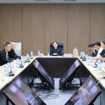 ผู้อำนวยการ อ.ส.ค. ร่วมประชุมหารือกับ คุณธนกฤต สิริหิรัญกร S 70361126