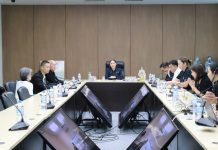 ผู้อำนวยการ อ.ส.ค. ร่วมประชุมหารือกับ คุณธนกฤต สิริหิรัญกร S 70361126