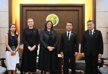 เอกอัครราชทูตนิวซีแลนด์ประจำประเทศไทย และคณะ เข้าเยี่ยมรัฐมนตรีว่าการกระทรวงเกษตรและสหกรณ์ S 40378377