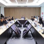 การประชุมร่วมกับคณะทำงานติดตามนโยบายและข้อสั่งการสำคัญของรัฐมนตรีช่วยว่าการกระทรวงเกษตรและสหกรณ์ (นายวัชระพล ขาวขำ) S 96059425
